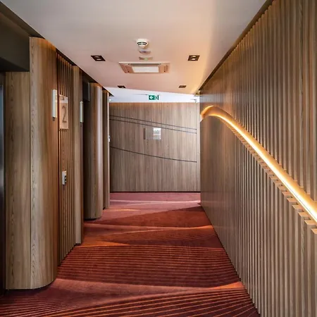 Flow & Conference Hotel