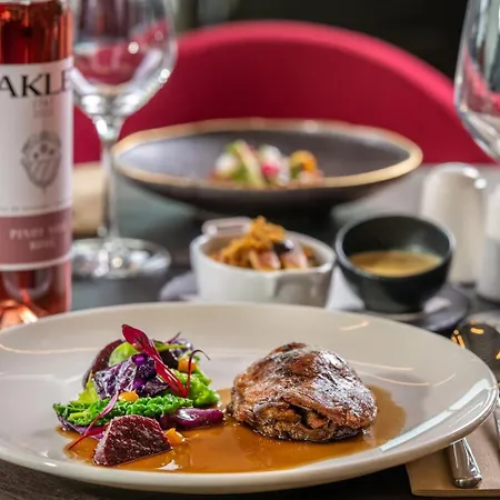 Hotel Flow & Conference