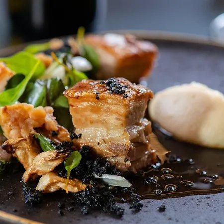 Hotel Flow & Conference