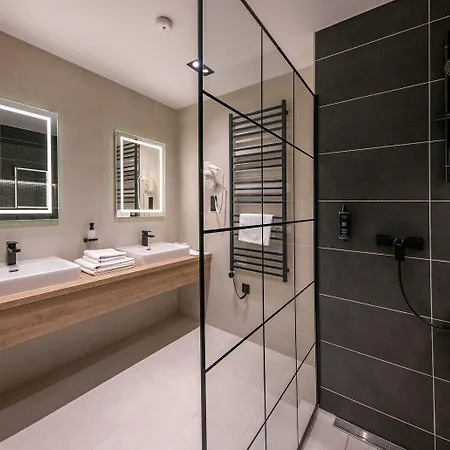 Flow & Conference Hotel 4*