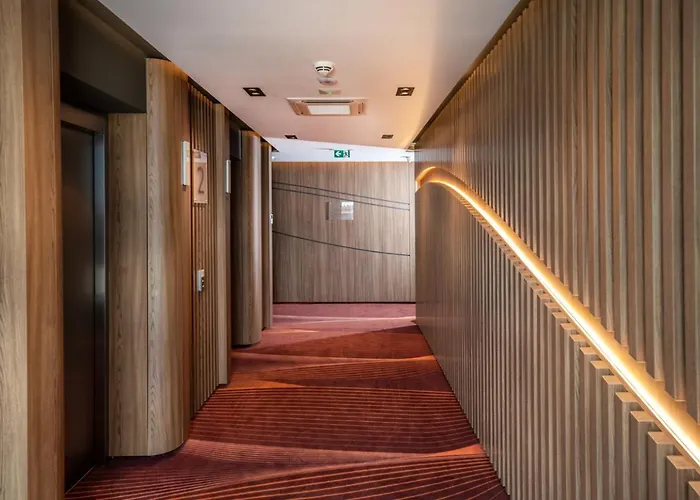 Flow & Conference Hotel