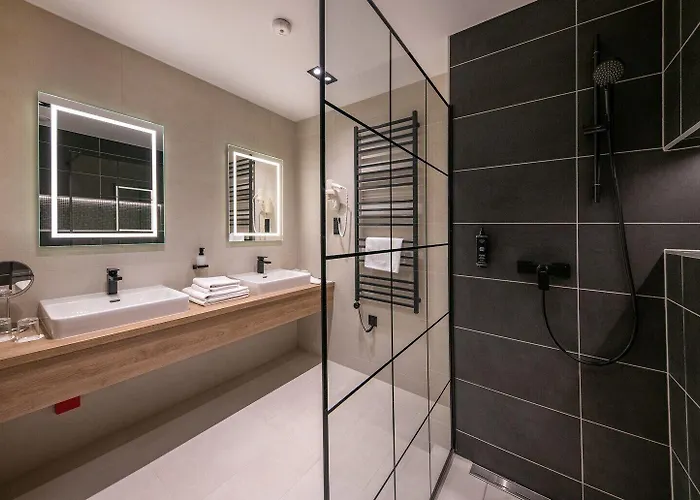 Flow & Conference Hotel 4*